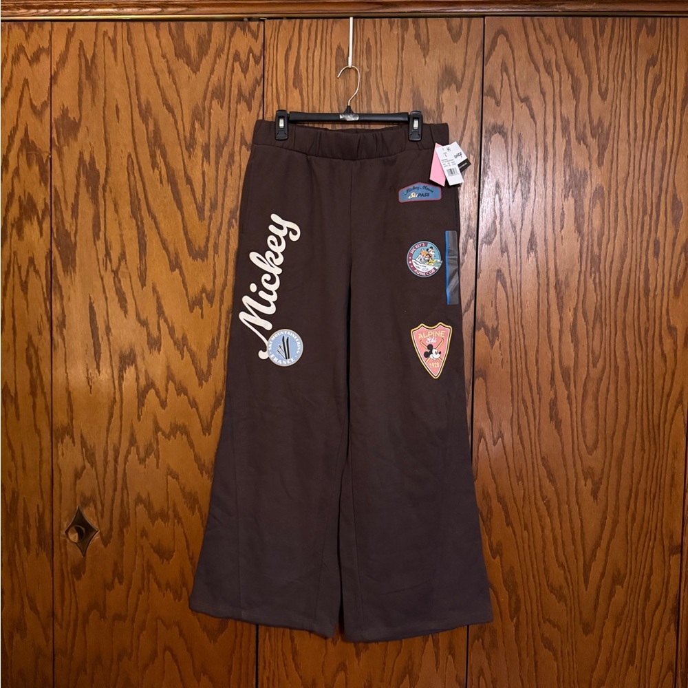 Disney Mickey Mouse Wide Leg Sweatpants Brown Patch Graphic Size Large NWT SKI